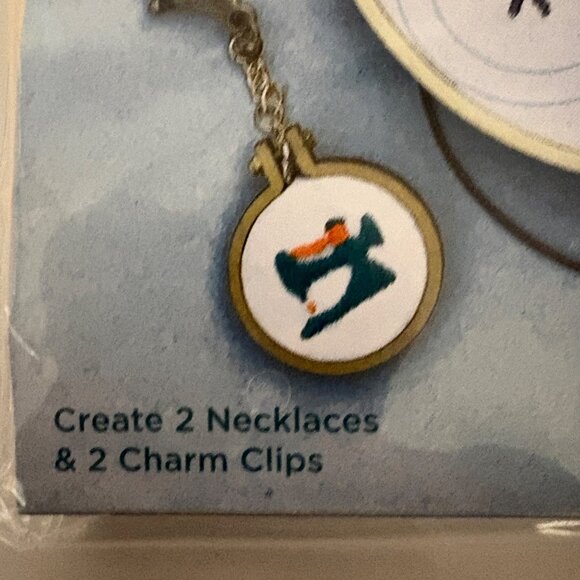 Missouri Star Quilt Co Miniature Embroidery Hoop Necklace & Charm Clip Kit NEW - Picture 3 of 5